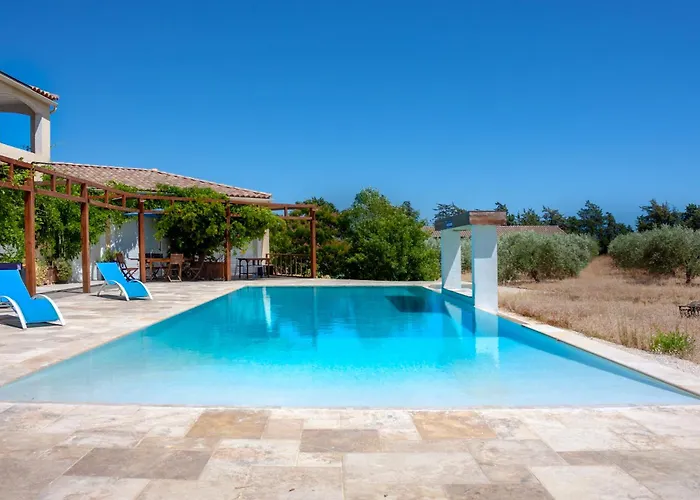 Bed & Breakfast Domaine Des Lucques With Private Infinity Pool & Grand Olive Grove 3*